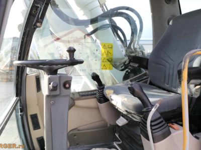 Excavator pe pneuri New Holland MH 6.6