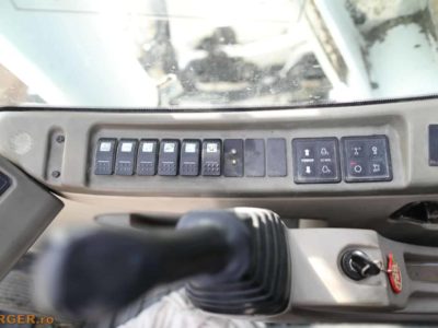 Excavator pe pneuri New Holland MH 6.6