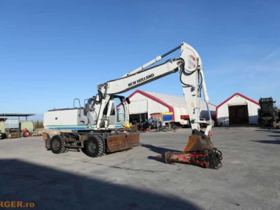 Excavator pe pneuri New Holland MH 6.6