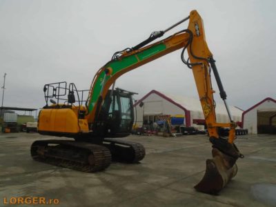 Excavator pe senile JCB JS131 LC+