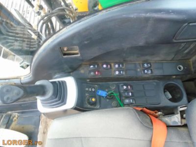 Excavator pe senile JCB JS131 LC+