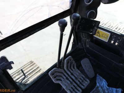 Excavator pe senile JCB JS290 LC