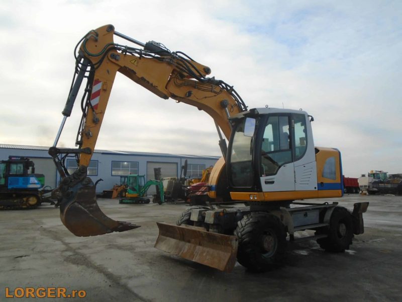 Excavator pe pneuri Liebherr A914 Compact
