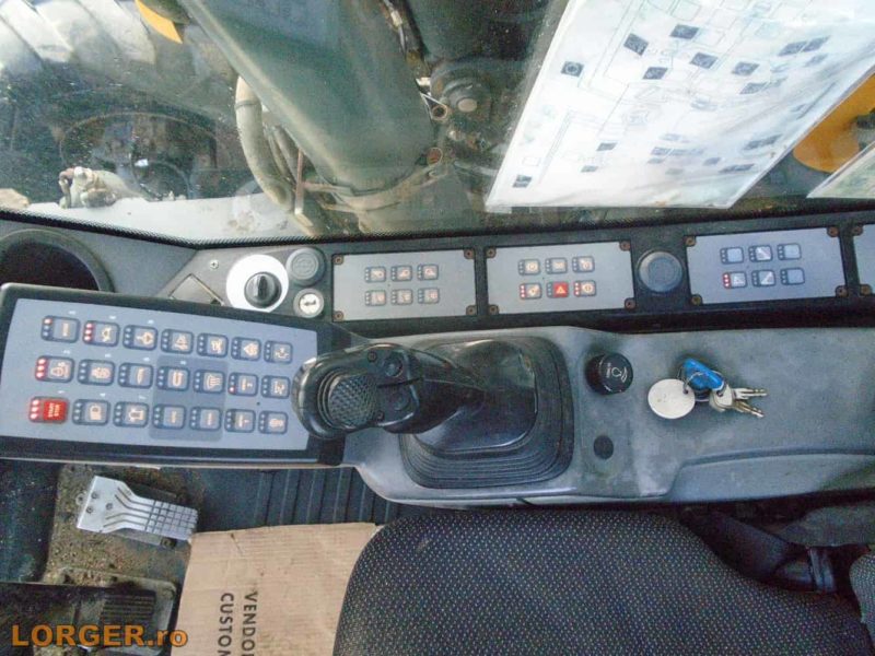 Excavator pe pneuri Liebherr A914 Compact