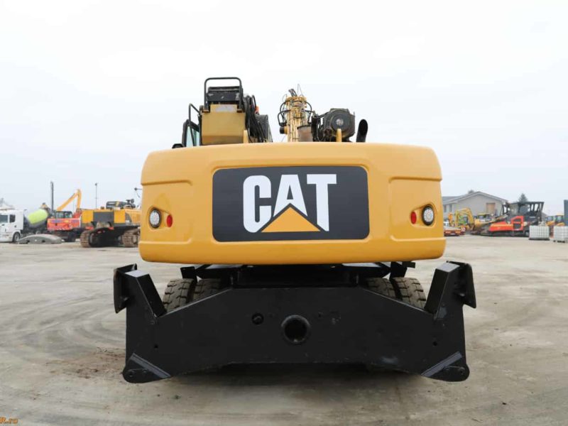 Excavator pe pneuri Caterpillar M322 D