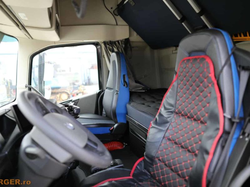 Cap tractor Volvo FH500 cu semiremorca platforma