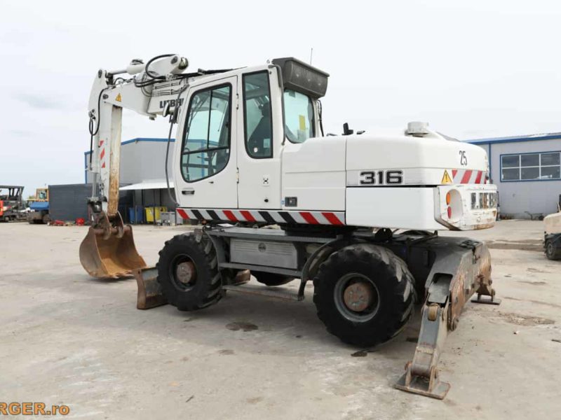 Excavator pe pneuri Liebherr A316 Litronic