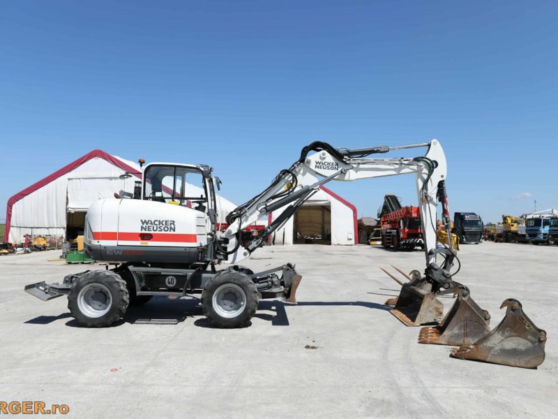 Excavator pe pneuri Wacker Neuson EW100 