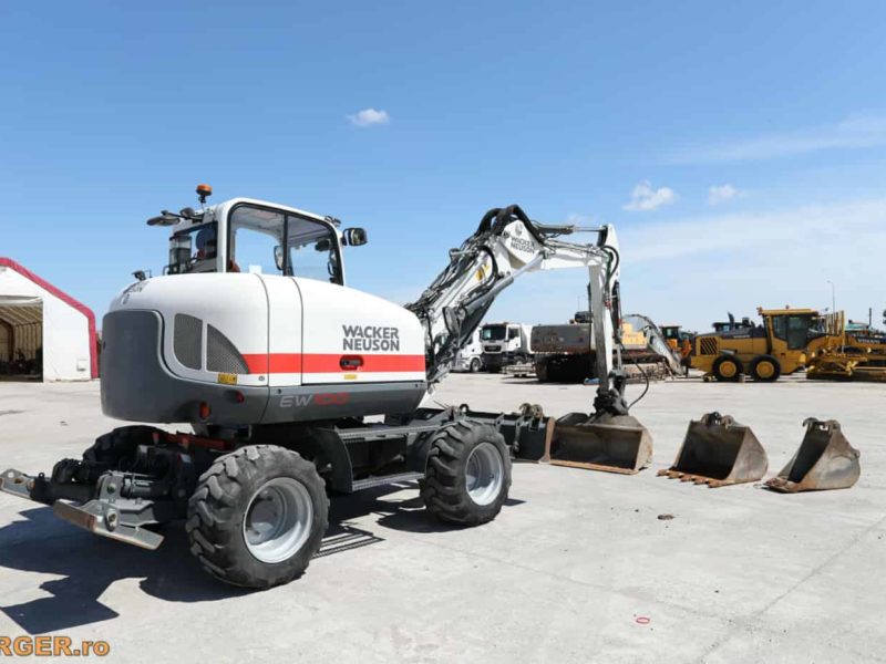 Excavator pe pneuri Wacker Neuson EW100 