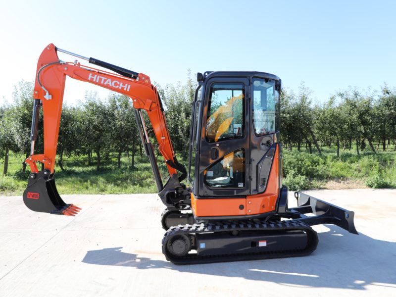 Excavator pe senile de cauciuc HITACHI ZX33U-5A NOU